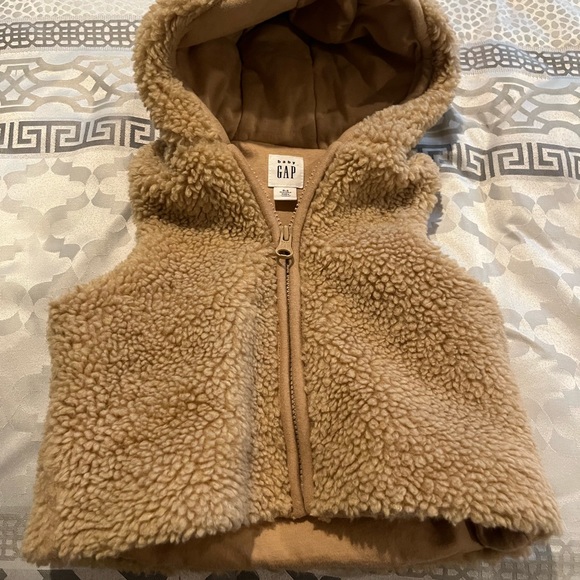 Gap 0-3 month Teddy vest - Picture 3 of 3